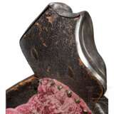 Gepanzerter maximilianischer Sattel für ein Schlachtross, süddeutsch, um 1520 - Foto 10