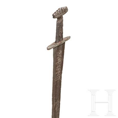 Wikingisches Schwert mit Ulfberht-Klinge, Nordeuropa, 10. Jahrhundert - Foto 4