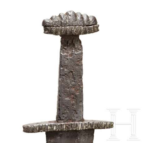 Wikingisches Schwert mit Ulfberht-Klinge, Nordeuropa, 10. Jahrhundert - фото 9