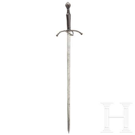 Bedeutendes ritterliches Schwert zu anderthalb Hand, süddeutsch, um 1520/30 - Foto 6