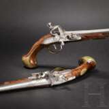Ein Paar lange Hinterlader-Steinschlosspistolen, flämisch, um 1720/30 - photo 6