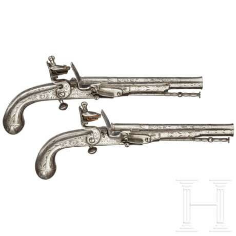 Ein Paar schottische Ganzmetall-Steinschlosspistolen, Thomas Murdoch, um 1750 - фото 2