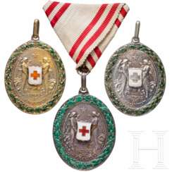 Ehrenzeichen des Roten Kreuzes – drei Medaillen