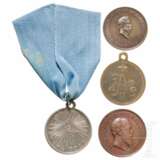 Silberne Medaille für den Vaterländischen Krieg 1812 sowie drei weitere Medaillen, Russland, überwiegend 19 Jahrhundert - Foto 1