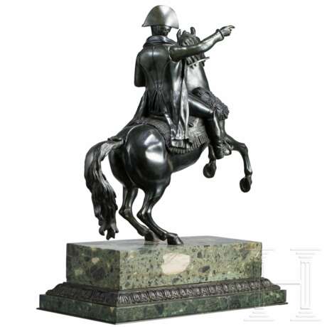 Monumentale Bronzefigur von Kaiser Napoleon I. auf steigendem Pferd - фото 4