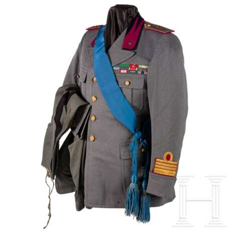 Uniform für einen Oberstkommandeur der Bersaglieri, vor 1945 - фото 9