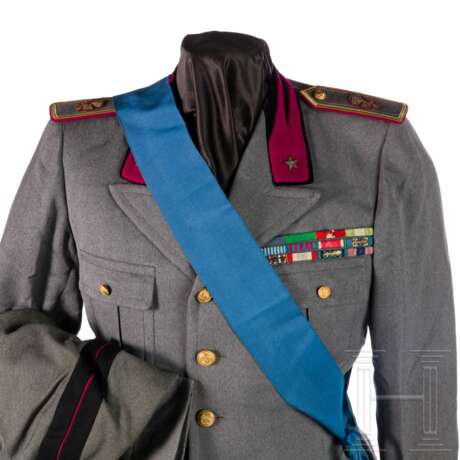Uniform für einen Oberstkommandeur der Bersaglieri, vor 1945 - Foto 11
