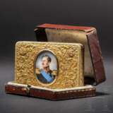 Prunkvolle goldene Tabatiere mit dem Miniatur-Portrait des Zaren Niklaus I., persönliches Geschenk des Zaren, Meister der Miniatur Ivan Winberg (1798 – 1851), um 1825/35 - photo 1