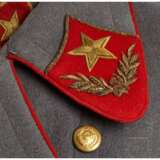 Mantel, Jacke, Gürtel, Mütze und Auszeichnungen eines sowjetischen Marschalls - photo 2