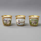 BING & GROENDAHL 3 Ansichtentassen mit Untertassen, Marke von 1853-1895. - Foto 2