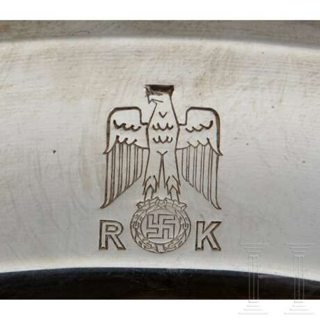Adolf Hitler – a Plate from the Neue Reichskanzlei, Berlin Silver Service - Foto 4