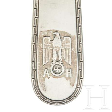 Adolf Hitler - silberner Zigarrenschneider aus der offiziellen Rauchgarnitur des persönlichen Tafelsilbers - photo 4