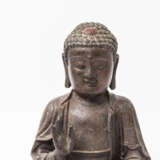 Bronze des Buddha im Meditationssitz. CHINA, wohl Ming-Dynastie (1368-1644) - Foto 2