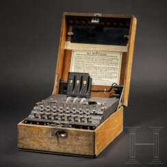 Chiffriermaschine "Enigma I", Nummer "A 10694", komplett mit Holzkasten 