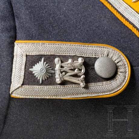 Waffenrock für einen Feldwebel im Berliner Wachbataillon der Luftwaffe - photo 7