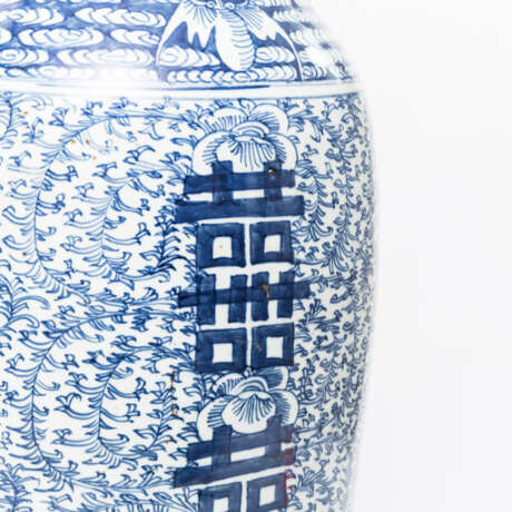 Blau-weisse Bodenvase. CHINA, späte Qing-Dynastie (1874-1908) - Foto 2