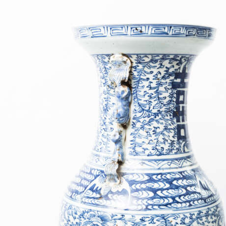 Blau-weisse Bodenvase. CHINA, späte Qing-Dynastie (1874-1908) - Foto 3