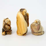 Konvolut: 3 Netsuke aus Elfenbein. JAPAN, 1900-1945 - photo 4