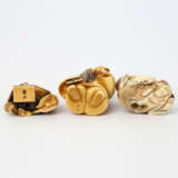 Konvolut: 3 Netsuke aus Elfenbein. JAPAN, 1900-1945 - photo 6