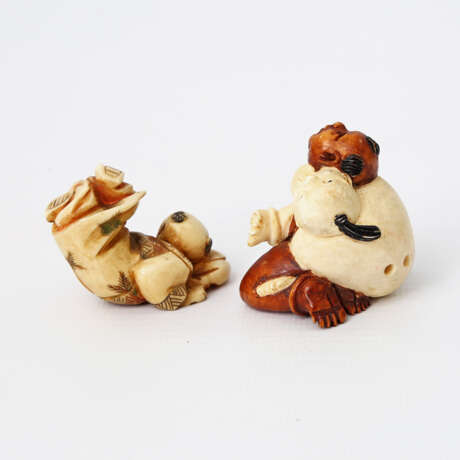 Zwei Netsuke. JAPAN, 1900-1945 - photo 2