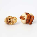 Zwei Netsuke. JAPAN, 1900-1945 - Foto 5