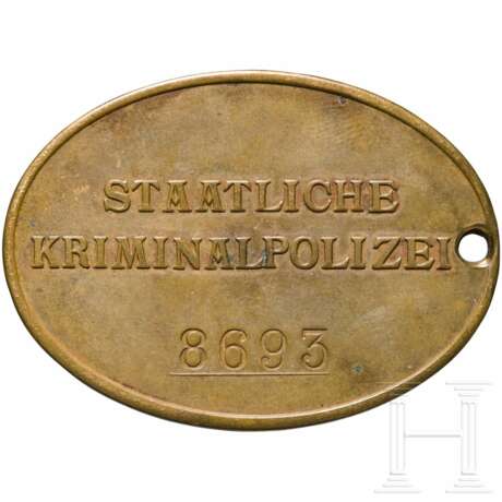 Ausweismarke der Staatlichen Kriminalpolizei - photo 2