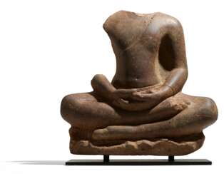 BEDEUTENDER BUDDHA IN MEDITATION 