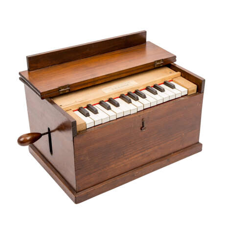 HARMONIUM J. G. GSCHWIND HARMONIUM UND PIANOFABRIK - photo 1