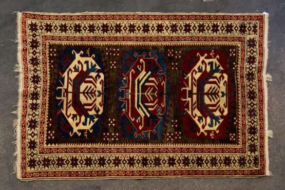 Orientteppich. SCHIRWAN, 1. Hälfte 20. Jahrhundert, 155x120 cm - Foto 1