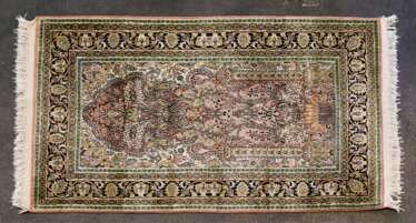 Orientteppich aus Kashmirseide. 20. Jahrhundert, 154x94 cm