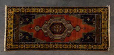 Orientteppich. 20. Jahrhundert, 262x126 cm
