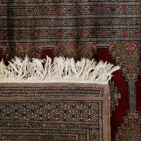 Orientteppich. PAKISTAN, 20. Jahrhundert, 176x124 cm - Foto 2