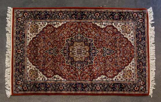 Orientteppich. 20. Jahrhundert, ca. 190x128 cm - Foto 1