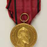 Kleine goldene Medaille - фото 1