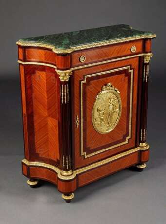 Kabinettschrank im Stil Louis XV - фото 1