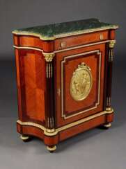 Kabinettschrank im Stil Louis XV 