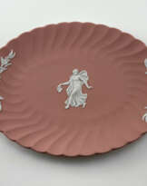 Блюдце для украшений Wedgwood "Муза". Неоклассицизм, Англия, бисквитный фарфор. 1974 - 1990 гг. Блюдце для украшений Wedgwood "Муза". Неоклассицизм, Англия, бисквитный фарфор. 1974 - 1990 гг.
