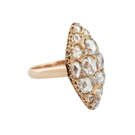 Ring in Schiffchenform ausgefasst mit schönen Diamantrosen, - photo 2
