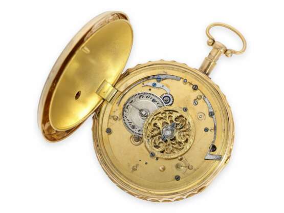 Taschenuhr: hochwertige goldene Spindeluhr mit Schlagwerk und Figurenautomat Jacquemart, signierter Originalschlüssel, vermutlich Genf um 1820 - photo 2