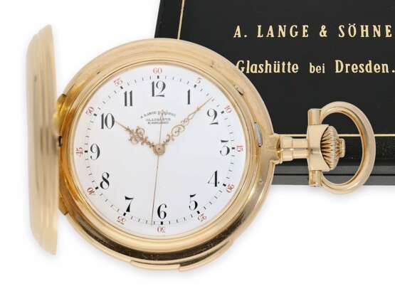 Taschenuhr: Lange & Söhne Rarität, extrem schwere Louis XV Goldsavonnette mit Seconde Morte und Repetition, No.28592 von 1890, lediglich 5 dieser Uhren wurden gebaut, mit Stammbuchauszug - фото 1