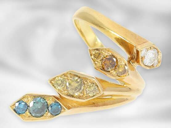 Ring: ausgefallener und interessant gearbeiteter vintage Designer-Ring mit weißen und farbigen Brillanten, ca. 1,2ct, 18K Gold - photo 2