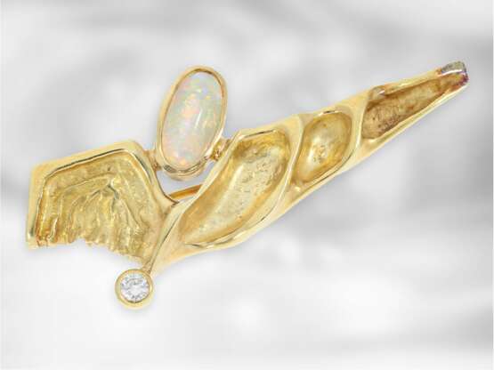 Brosche/Nadel: schwere Goldschmiedebrosche im Lapponiastil mit Opal und Brillant, 14K Gold - photo 1