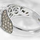 Ring: neuwertiger weißgoldener Brillantring mit Diamantrosen und fancy Brillanten, insgesamt ca. 1,95ct, 18K Weißgold - photo 4