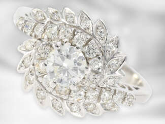 Ring: ausgefallener, ehemals teurer vintage Brillant/Diamant-Blütenring, 18K Weißgold, zusammen ca. 0,84ct, Mittelstein ca. 0,5ct