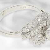 Ring: ausgefallener, ehemals teurer vintage Brillant/Diamant-Blütenring, 18K Weißgold, zusammen ca. 0,84ct, Mittelstein ca. 0,5ct - Foto 3