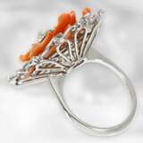 Ring: ungewöhlicher Korallblütenring mit Diamanten, Saphiren und kleiner Perle, italienisches Design, 14K Weißgold - photo 3