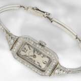 Armbanduhr: sehr hochwertige Art déco Damenuhr aus Platin mit Diamantbesatz, E. Koehn Geneve No. 85979, gefertigt für Coldwell USA, ca. 1925 - Foto 1