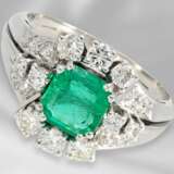 Ring: dekorativer vintage Goldschmiedering mit sehr schönem Smaragd sowie Brillanten/Diamanten, ca. 2ct - фото 1