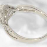 Ring: weißgoldener, fein gearbeiteter Brillant-Goldschmiedering mit schönem Altschliff-Brillant, ca. 0,72ct - photo 2