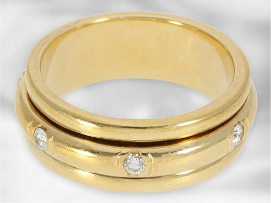 Ring: interessanter, hochwertiger Goldschmiedering mit Brillantbesatz, gearbeitet im Piaget-Stil, 18K Gold - фото 2